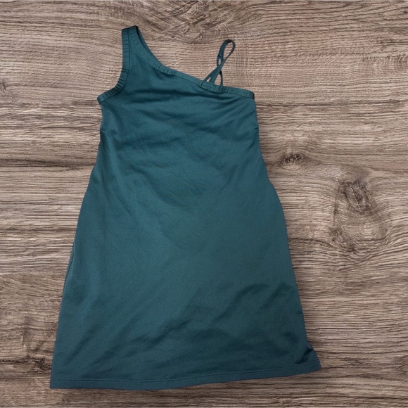 Elegant Green One-Shoulder Dress - Picture 2 of 5